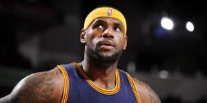 NBA – Top 5 de la nuit : Lebron James passe le mur du son