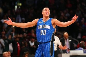 NBA – Top 10 de la nuit : Aaron Gordon fissure la Terre !