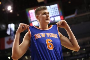 NBA – Top 5 de la nuit : Le contre complètement dingue de Kristaps Porzingis