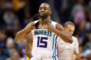 NBA – Top 10 de la nuit : Kemba Walker se la joue David Copperfield avec ce crossover magique