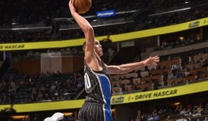 NBA – Top 5 de la nuit : Aaron Gordunk décolle de la Terre en direction du soleil