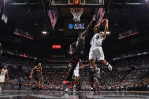 NBA – Les Français de la nuit : Bon match de Tony Parker face aux Rockets !