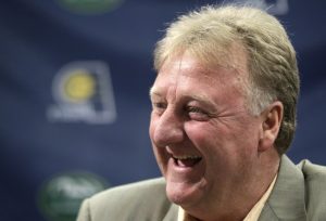 Insolite – L’étrange jeu des Pacers quand Larry Bird rate un lancer franc…