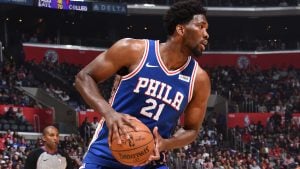 NBA – Top 10 de la nuit : Joel Embiid claque un eurostep venu d’ailleurs !