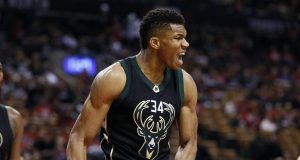 NBA – Top 10 de la nuit : L’étoile filante « Antetokounmpo » piétine le Texas