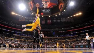 NBA – Top 10 de la nuit : Les Lakers font le show