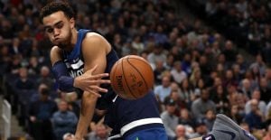 NBA – Top 10 de la nuit : Le duel épique entre Tyus Jones et LeBron James