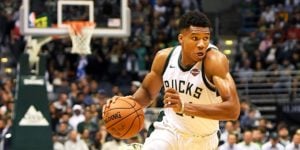 NBA – Top 10 de la nuit : Giannis Antetokounmpo, le super-héros de Milwaukee