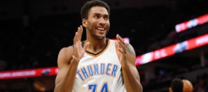 NBA – Top 10 de la nuit : Huestis rend justice au Thunder, Alex Len condamné