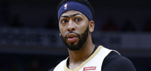 NBA – Anthony Davis demande aux fans si il doit couper son monosourcil !