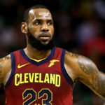 NBA – LeBron James signe un énorme triple-double malgré la défaite des Cavs