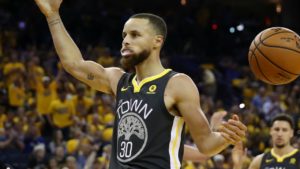 NBA – Top 5 de la nuit : Le chef Curry retrouve son adresse à distance !