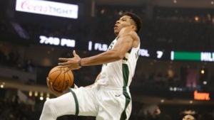 NBA – Top 5 de la nuit : Giannis Antetokounmpo pour le gros windmill