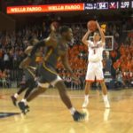 NCAA – Le team manager de Virginia entre en jeu… et marque !