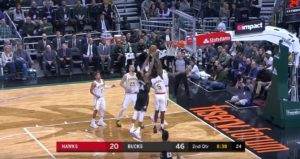 NBA – Trois joueurs des Hawks ne suffisent pas à arrêter Giannis Antetokounmpo