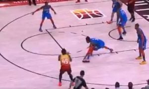 NBA – Le cross de Donovan Mitchell fait perdre la tête à Nerlens Noel