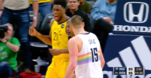 NBA – Nikola Jokic craque et se fait éjecter, Thaddeus Young se régale