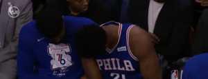 NBA – Quand Amir Johnson regarde son portable avec Embiid pendant le Game 1