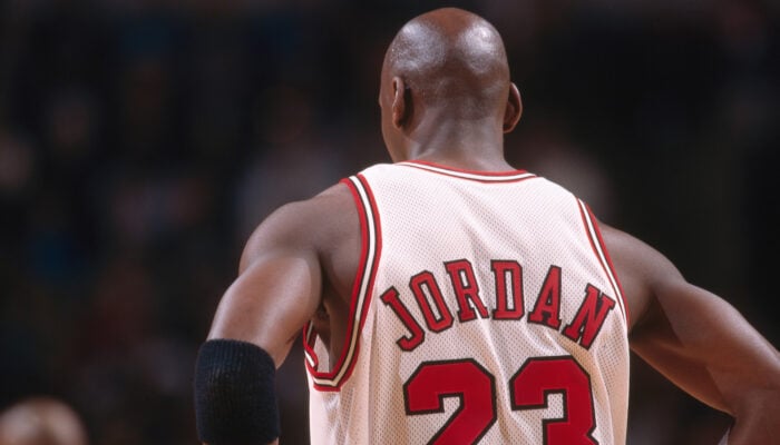 NBA - Pourquoi Michael Jordan a-t-il choisi le numéro 23 ?