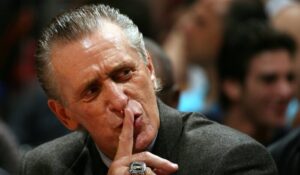 NBA – Comment Pat Riley a convaincu Chris Bosh de venir au Heat en une seconde