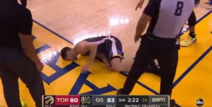 NBA – Klay Thompson se blesse à son tour sur une très vilaine réception !