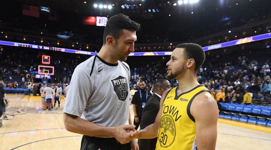 Zaza Pachulia revient aux Warriors dans un nouveau rôle