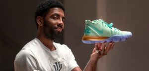 NBA – Les sneakers façon « Bob l’éponge » de Kyrie Irving arrivent !