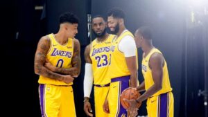 NBA – Un changement dans le 5 de départ des Lakers ?