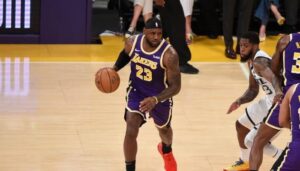 NBA – LeBron James s’énerve et offre la victoire aux Lakers