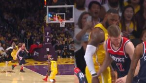 NBA – Rajon Rondo envoie LeBron en alley-oop poster