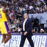 NBA – Frank Vogel recadre Dwight Howard avec humour après son 3 points