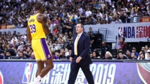 NBA – Frank Vogel recadre Dwight Howard avec humour après son 3 points