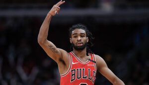 NBA – Pourquoi Coby White, sur un run historique, ne bougera pas du banc