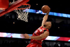 NBA – Giannis Antetokounmpo au Dunk Contest ? Il répond