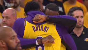 NBA – L’émouvante séquence entre LeBron et Anthony Davis, le King en larmes