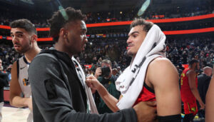 NBA – Trae Young pose torse-nu sur Twitter, Donovan Mitchell le trolle