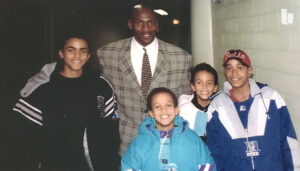 NBA – Tony Parker raconte sa première rencontre avec Jordan à 14 ans… et son problème gênant