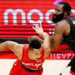 NBA – La fin de match complètement folle entre Harden et McCollum !