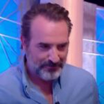 Furieux, Jean Dujardin pousse un gros coup de gueule : « Arrête de n*quer ta… »