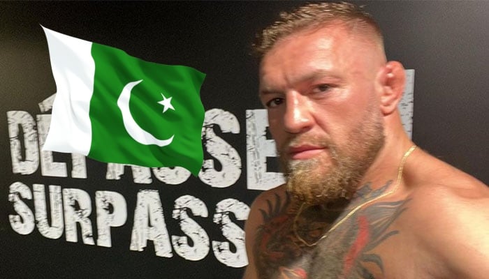 La star de l'UFC, Conor McGregor, avec le drapeau pakistanais