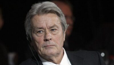 L’avis tranché d’Alain Delon (88 ans) sur sa légendaire beauté : « Je suis…