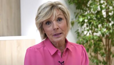 Ultra-fine à 76 ans, Évelyne Dhéliat dévoile l’aliment qu’elle s’interdit : « Ce n’est pas mon truc »