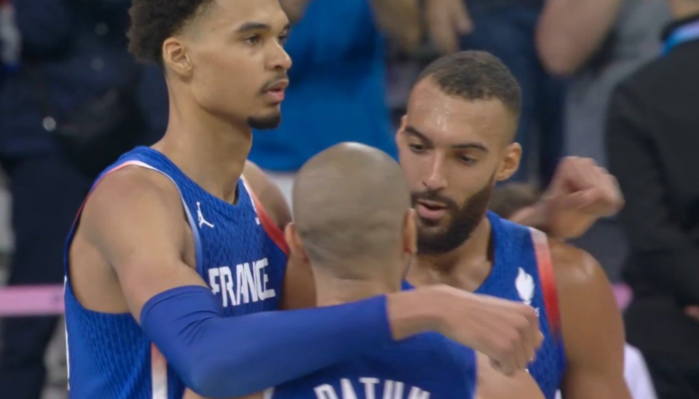 Les joueurs de l'équipe de France Victor Wembanyama, Nicolas Batum et Rudy Gobert