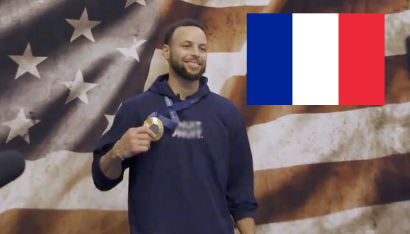 Stephen Curry avec la médaille d'or remportée aux Jeux Olympiques de Paris