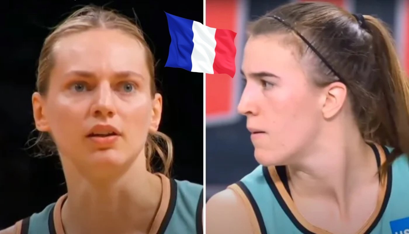 Les joueuses WNBA du New York Liberty, Marine Johannès (gauche) et Sabrina Ionescu (droite), ici accompagnées du drapeau français