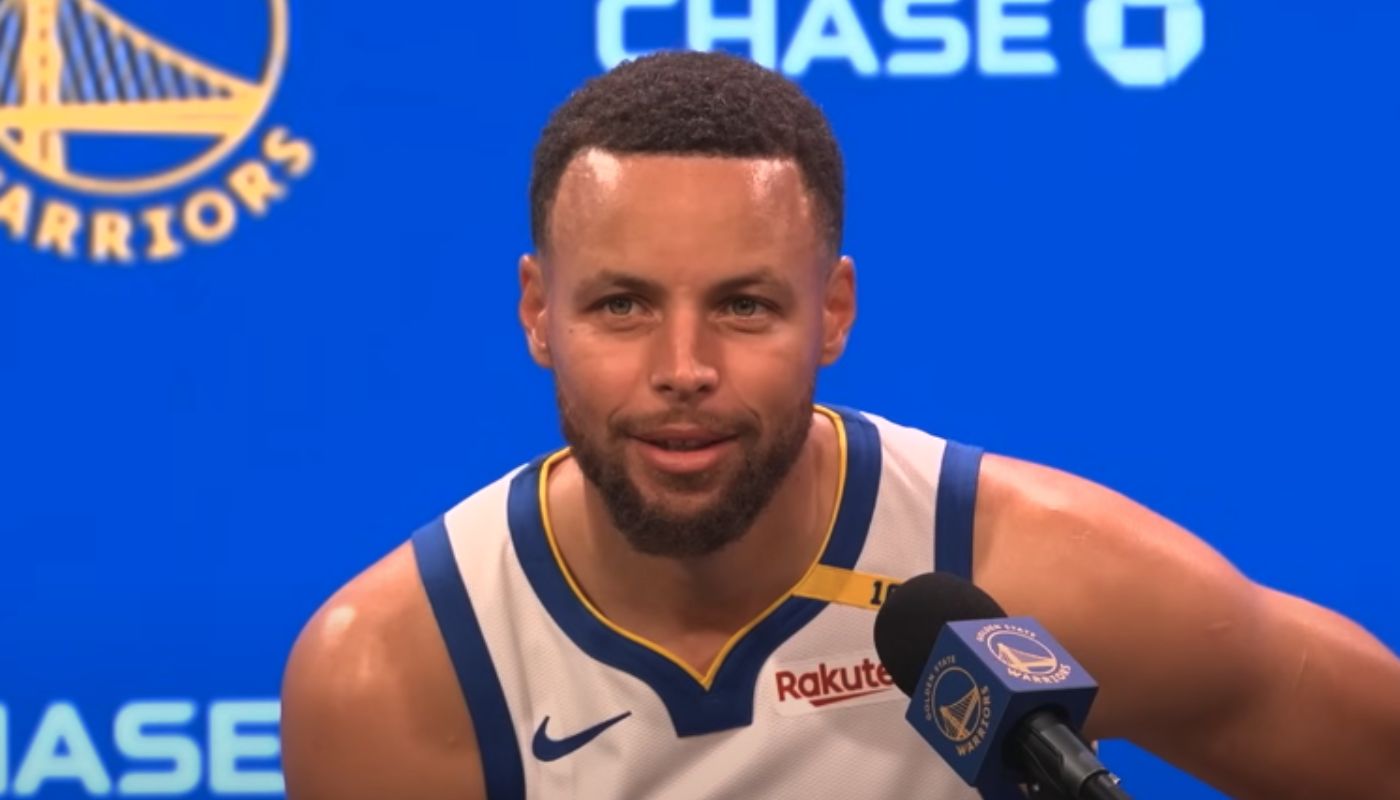 Stephen Curry en conférence de presse