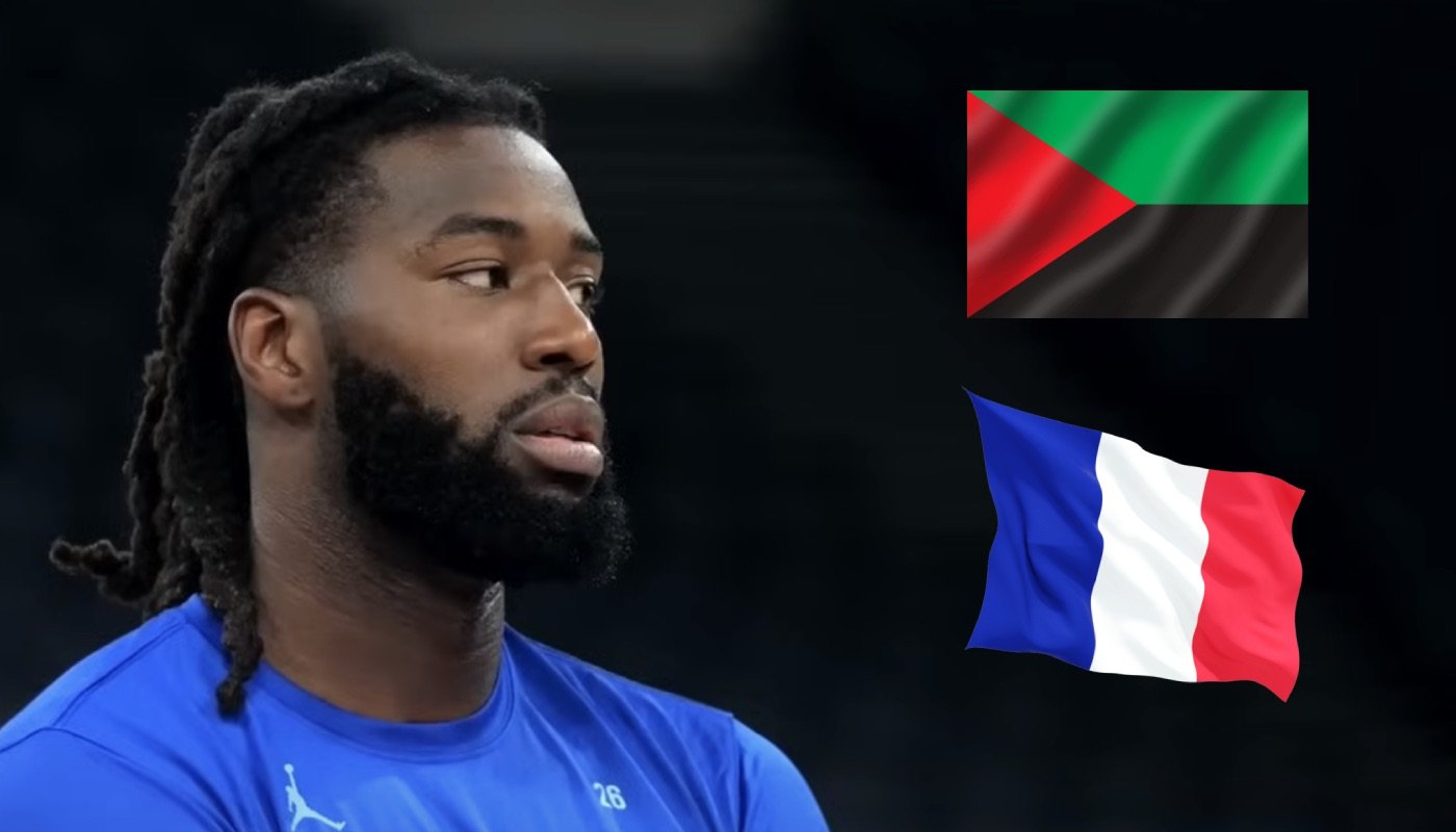 L'international français Mathias Lessort, ici accompagné des drapeaux de la Martinique et de la France