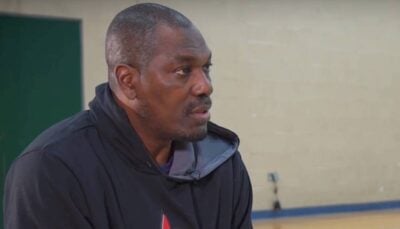 NBA – Le traitement raciste terrible envers la star Hakeem Olajuwon : « Les gens pensaient qu’il…