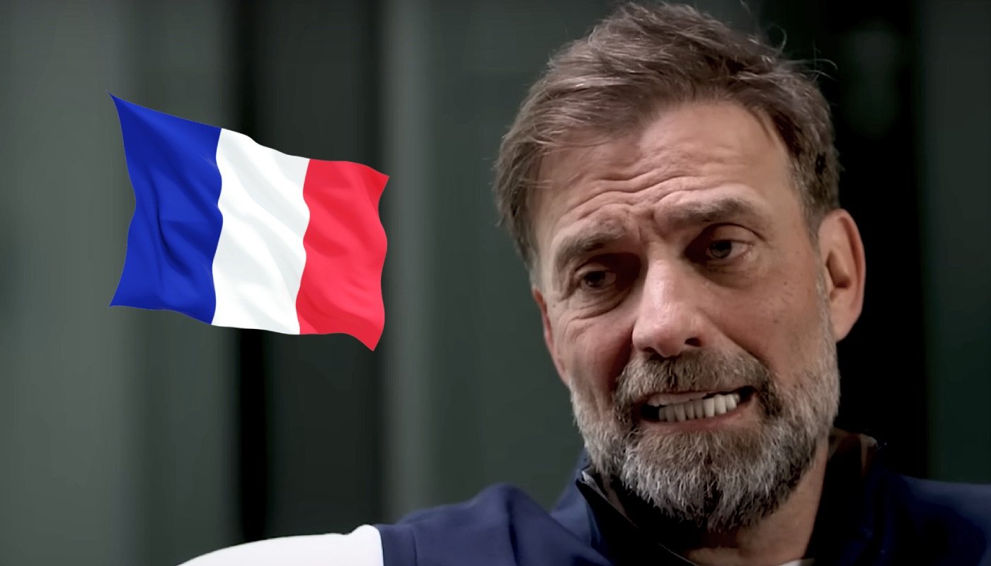 L'entraîneur allemand Jürgen Klopp, ici accompagné du drapeau de la France