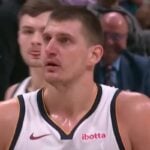 NBA – Avec 90 matchs d’avance, Nikola Jokic fait du jamais vu dans l’histoire face aux Mavericks !